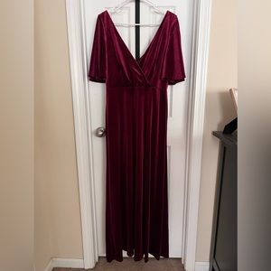 Elegant V-Neck Velvet Party Dress with Sleeves